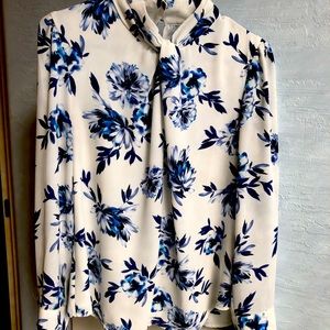 White House black market blouse